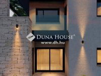 Eladó családi ház, Pécsett 381 M Ft, 4 szobás