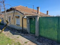 Eladó családi ház, Pitvaroson 1.6 M Ft, 3 szobás