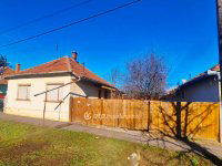 Eladó családi ház, Békésen 10.8 M Ft, 2 szobás