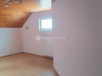 Eladó családi ház, Szentmártonkátán 77 M Ft, 6 szobás