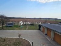 Eladó családi ház, Tápiószecsőn 159.99 M Ft, 6 szobás