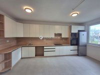 Eladó panellakás, Debrecenben 73.5 M Ft, 3 szobás