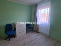 Kiadó panellakás, albérlet, Pécsett 150 E Ft / hó, 2+1 szobás