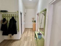 Eladó téglalakás, V. kerületben 102.5 M Ft, 2 szobás