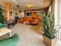 Eladó családi ház, II. kerületben 759.9 M Ft, 10 szobás