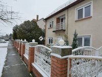 Eladó ikerház, Szatymazon 94.99 M Ft, 5 szobás