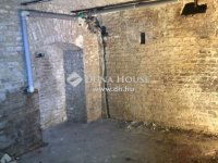 Eladó üzlethelyiség