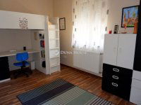 Eladó családi ház, Székesfehérvárott 135 M Ft, 5 szobás