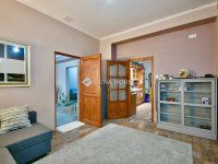 Eladó családi ház, X. kerületben 129.9 M Ft, 6 szobás