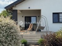 Eladó családi ház, Péterin 155 M Ft, 3 szobás