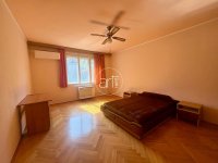 Kiadó téglalakás, albérlet, Szegeden, Szent-Györgyi Albert utcában