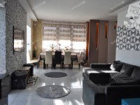 Eladó családi ház, Tiszaalpáron 68.9 M Ft, 7 szobás