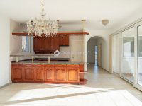 Eladó családi ház, Budaörsön 420 M Ft, 10 szobás