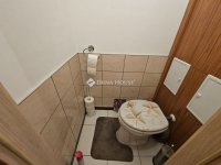Eladó panellakás, Pécsett 47.9 M Ft, 3 szobás