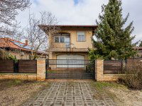 Eladó családi ház