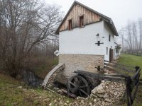 Eladó mezogazdasagi ingatlan, Pápateszéren 180 M Ft, 4 szobás