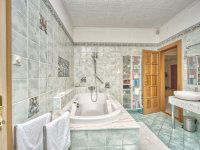 Eladó családi ház, Törökbálinton 365 M Ft, 9 szobás