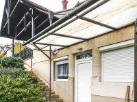 Eladó családi ház, Pécsett 178 M Ft, 7 szobás