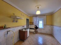 Eladó családi ház, Tabon 46.8 M Ft, 4 szobás