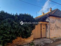 Eladó családi ház, Vácon 34.9 M Ft, 2 szobás