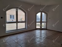 Kiadó üzlethelyiség, Banán 350 E Ft / hó, 3 szobás