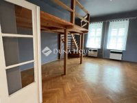 Eladó téglalakás, Pécsett 39.9 M Ft, 2 szobás