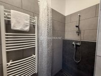 Eladó családi ház, Villányban 119.9 M Ft, 4 szobás