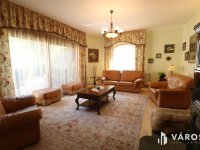 Eladó családi ház, Szegeden 298 M Ft, 6+1 szobás