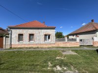 Eladó családi ház, Mosonszentmiklóson 42.9 M Ft, 3 szobás