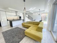 Eladó ikerház, Debrecenben 220 M Ft, 5 szobás