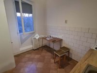 Kiadó panellakás, albérlet, Pécsett 170 E Ft / hó, 3 szobás