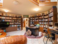 Eladó családi ház, Pécsett 133 M Ft, 7 szobás