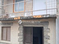 Eladó családi ház, Szászváron 3.4 M Ft, 1 szobás