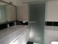 Eladó családi ház, Pécsett 96.5 M Ft, 2 szobás