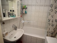 Eladó panellakás, Kecskeméten 45.9 M Ft, 3 szobás