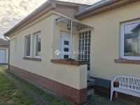 Eladó ikerház, Kecskeméten 99.9 M Ft, 3 szobás