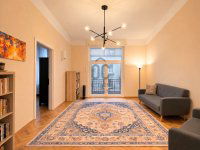 Eladó téglalakás, V. kerületben 135 M Ft, 2 szobás