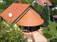 Eladó nyaraló, Balatonkenesén 75 M Ft, 2 szobás