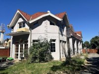 Eladó családi ház, Pécsett 99.89 M Ft, 6 szobás