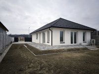 Eladó családi ház, Máriakálnokon 109.9 M Ft, 4 szobás