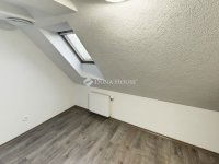 Eladó téglalakás, Kecskeméten 64.9 M Ft, 6 szobás