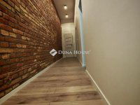 Eladó téglalakás, Pécsett 82.9 M Ft, 3 szobás