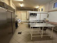 Eladó családi ház, Pécsett 250 M Ft, 4 szobás