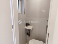 Eladó téglalakás, Pécsett 99 M Ft, 4 szobás