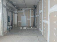 Eladó üzlethelyiség, Szigetváron 23.73 M Ft