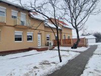 Eladó téglalakás, Cegléden 68 M Ft, 5 szobás