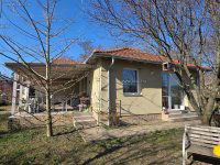 Eladó családi ház, Budakalászon 159.9 M Ft, 5 szobás