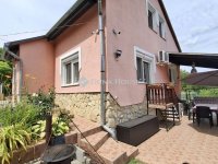 Eladó családi ház, Vácegresen 97.9 M Ft, 5 szobás