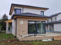 Eladó családi ház, Szegeden 231.874 M Ft, 5 szobás