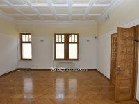 Eladó üzlethelyiség